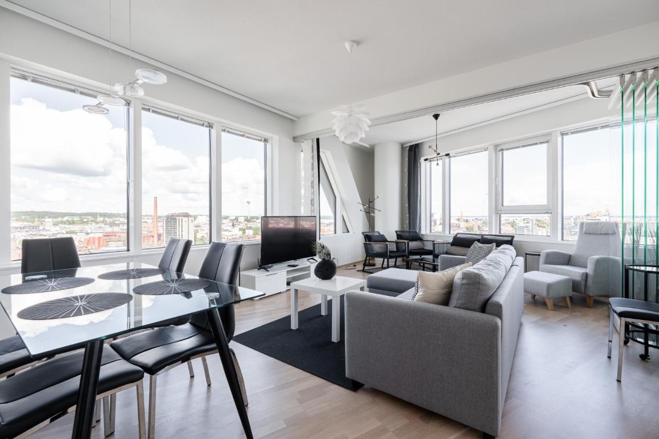 Stunning Views 11Th Floor 2Br Home With Sauna - Hosted By 2Ndhomes ตัมเปเร ภายนอก รูปภาพ